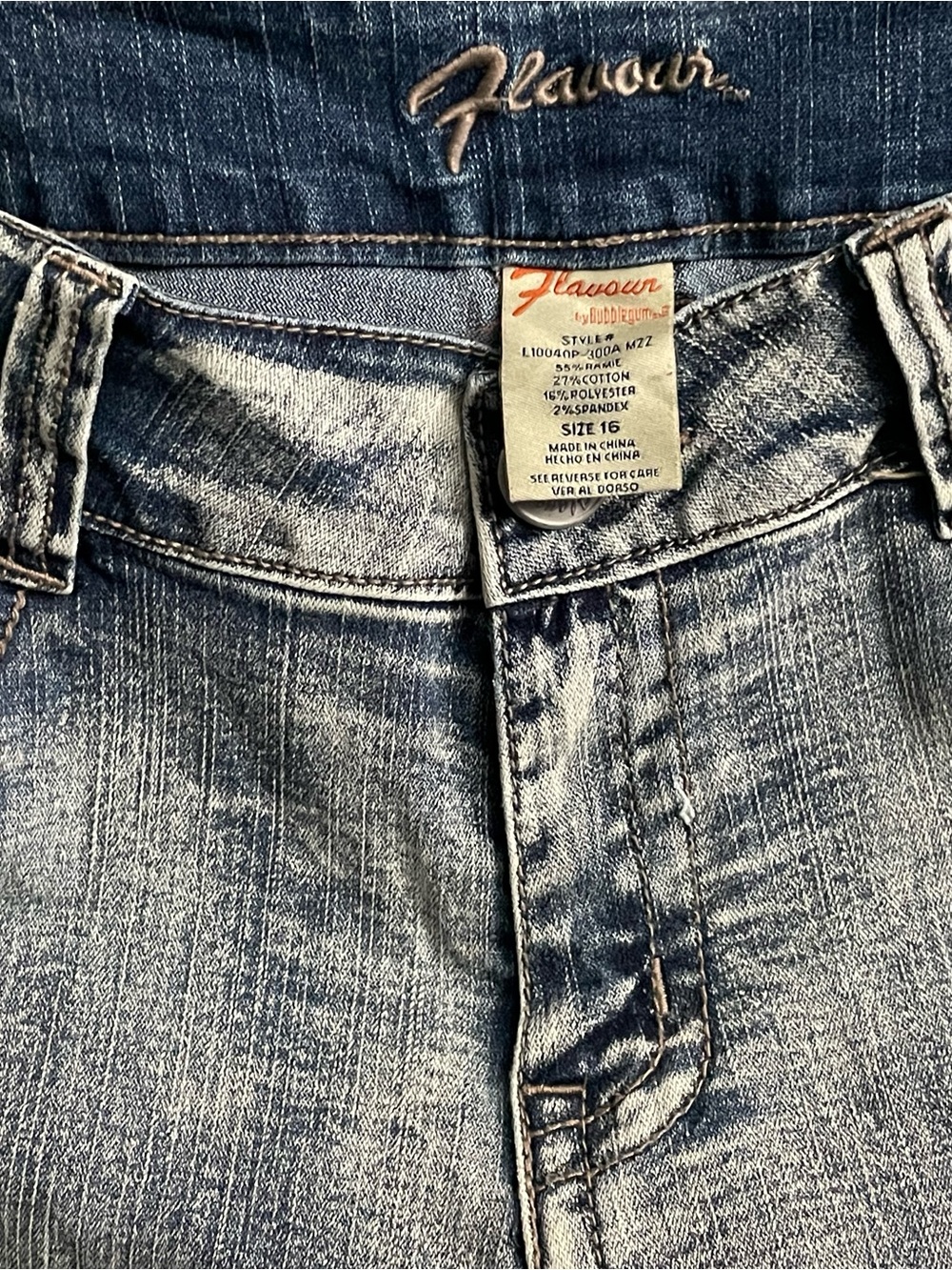 Women’s distressed Washed Jeans